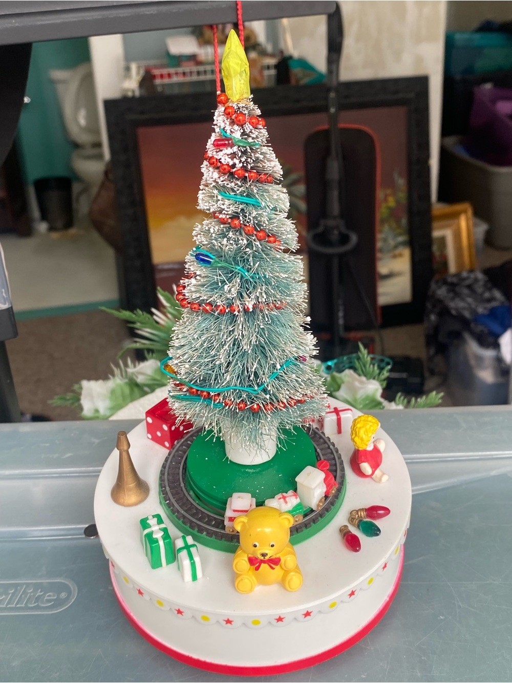 VTG Bottle Brush Christmas Tree - Silvestri Music Box Revolving Stand
